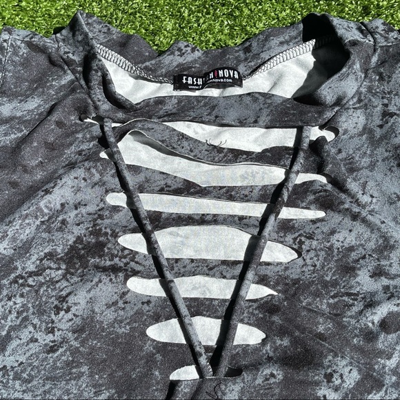 FASHION NOVA CROP top CUT OUT TOP size 3X Preowned casual dressy** - Picture 2 of 5